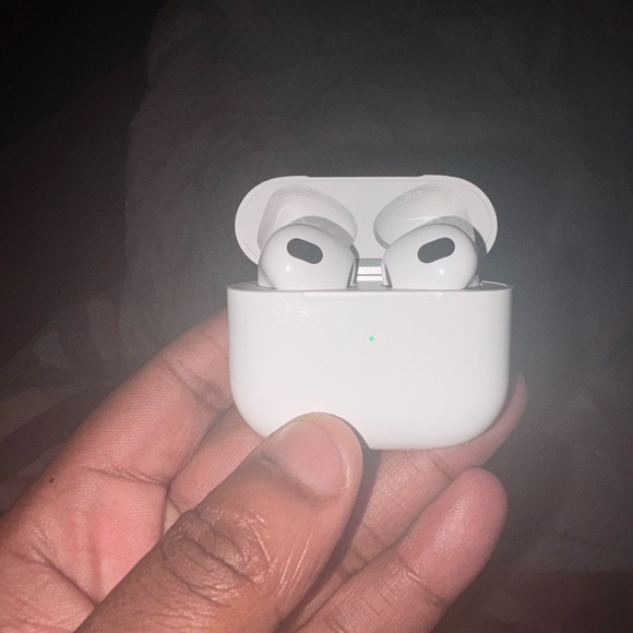 Apple White Earbud Headphones